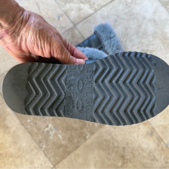 UGGs ladies slate gray size 5 very good condition cool grey color. - Picture 7 of 15
